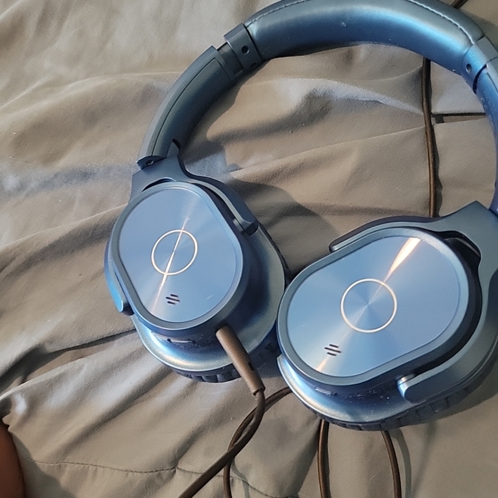 ZIHNIC, for adults and blue.